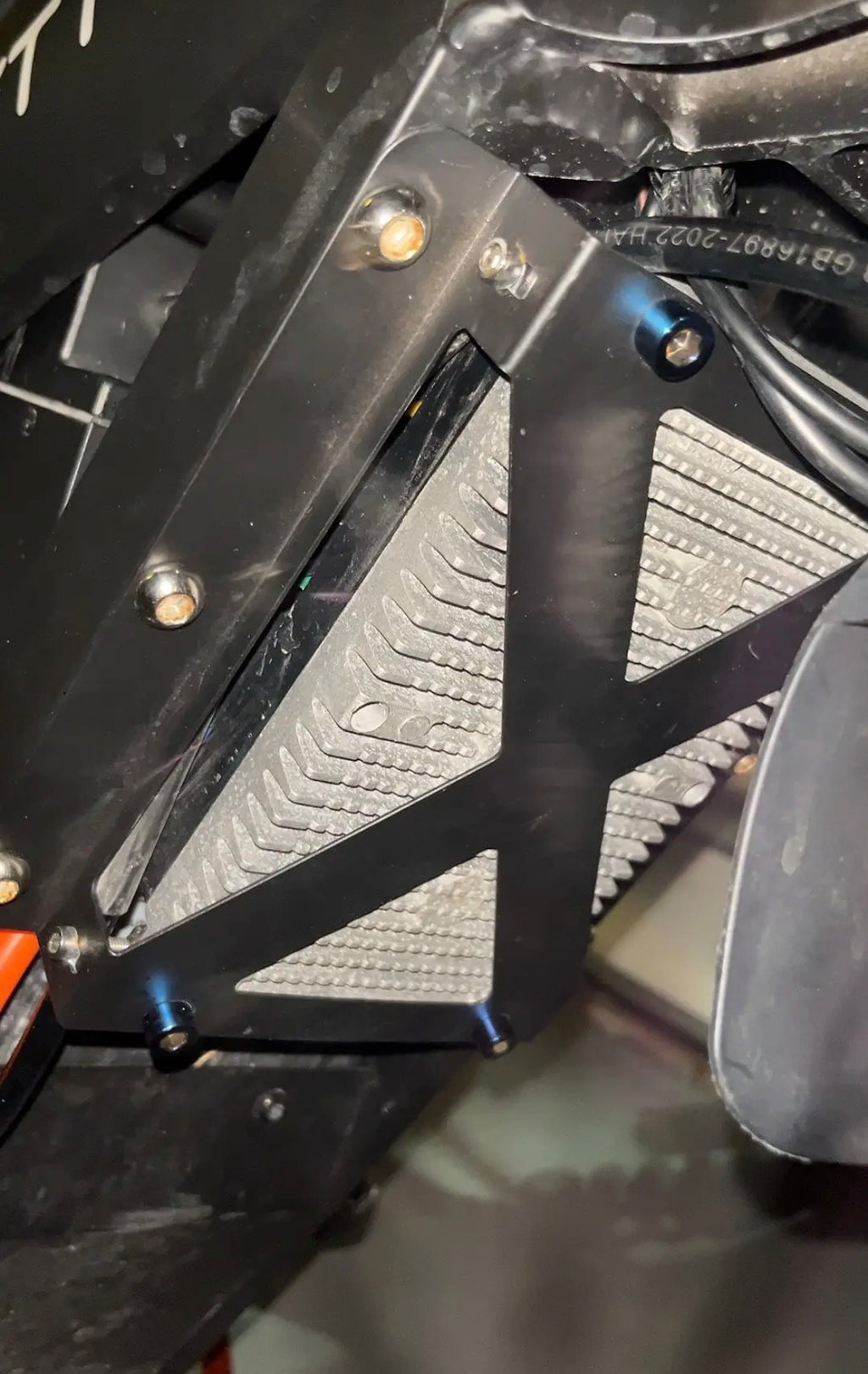 Tuttio controller titanium bolts